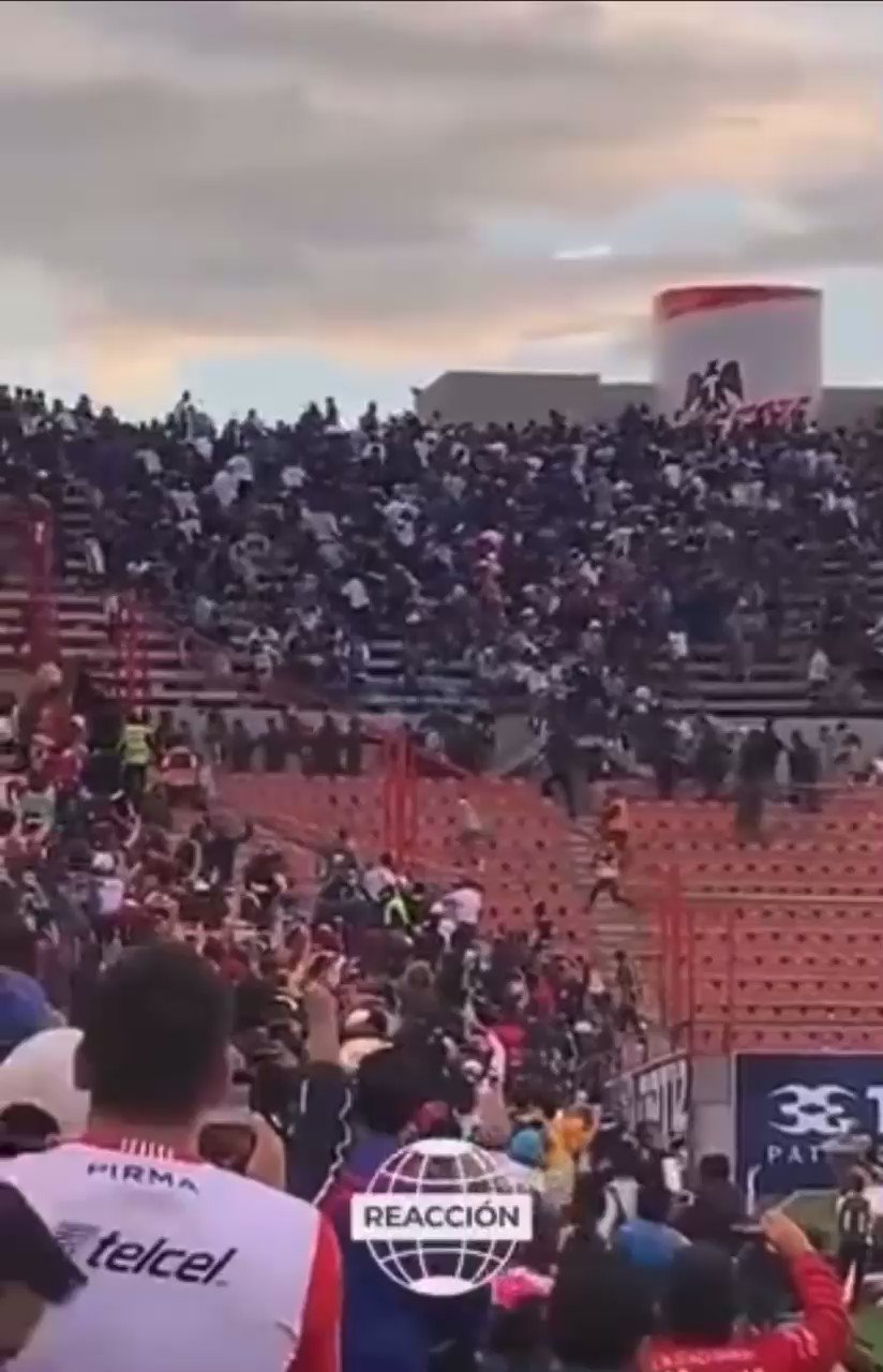 PompeyWorld🌎 on Twitter "Deadly fight happened in a Football match La Liga MX between Queretaro
