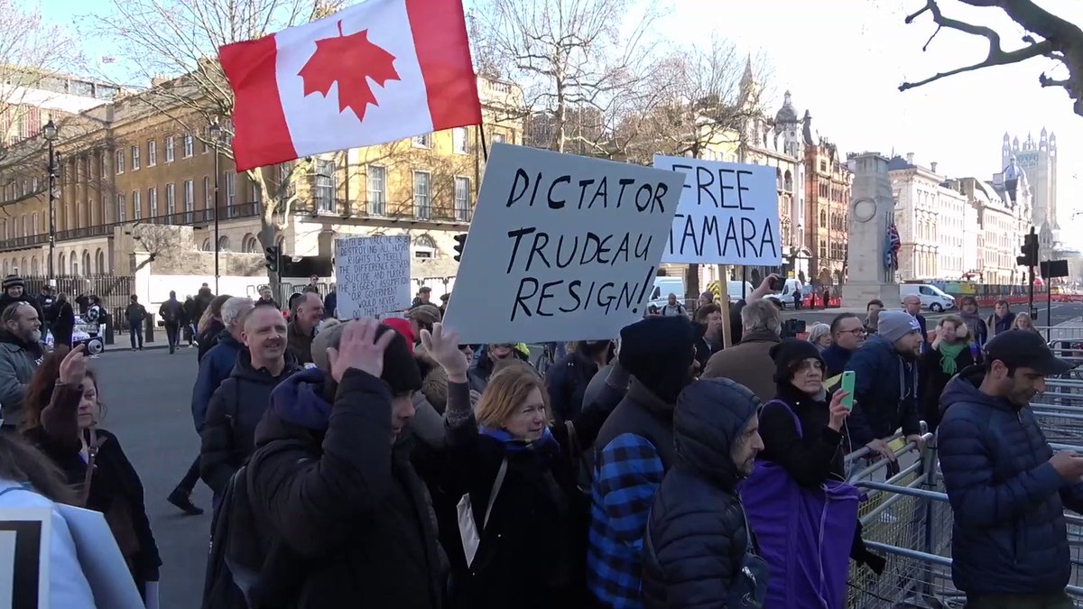RT @MelissaLMRogers: The message for TRUDEAU as he arrives outside 10 Downing St

#Canada #London #EndAllMandates 

https://t.co/2nKljPau7d