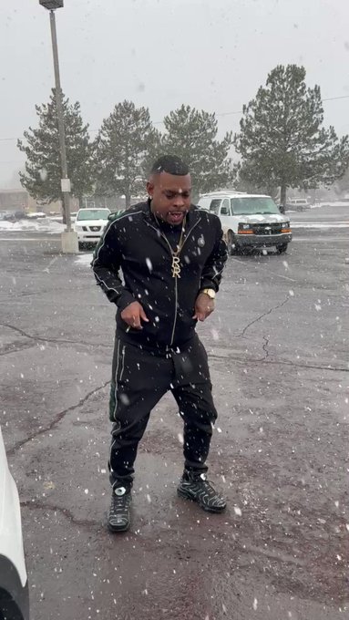 Damn I gotta be in love with this bitch cuz  @bunny_bandz  wifey got me in the snow ❄️😂 y’all know I