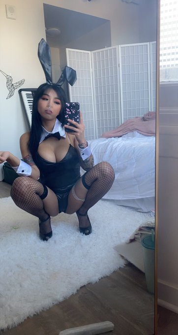 on my smoke break wyd https://t.co/ZjTH1o3KyL<a href="/tag/throne"class="tags"><span>#throne</span></a><a href="/tag/wishlist"class="tags"><span>#wishlist</span></a>