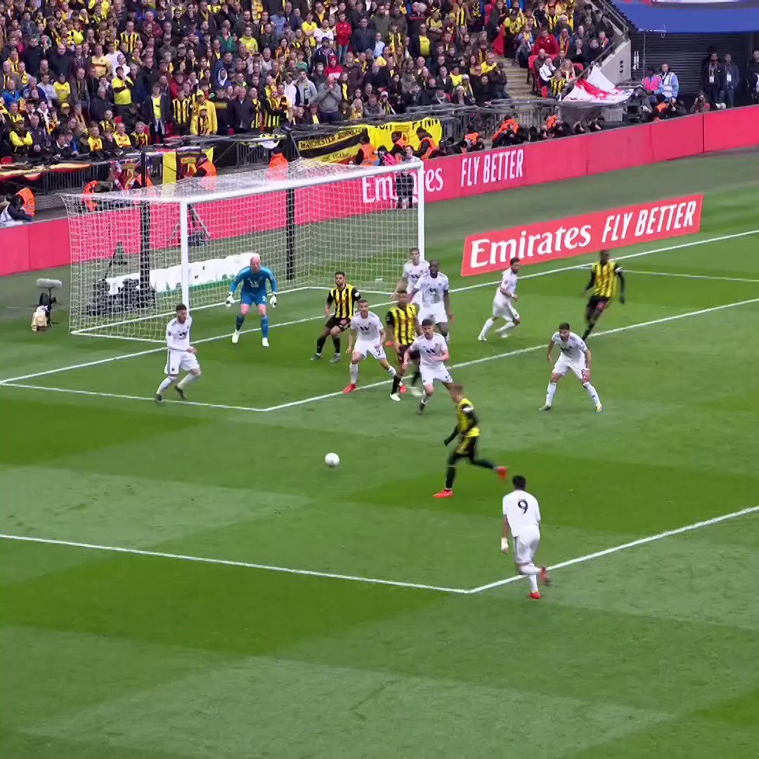 Happy birthday to Gerard Deulofeu, who turns 29 today. Any excuse to post this FA Cup semi-final goal again.    