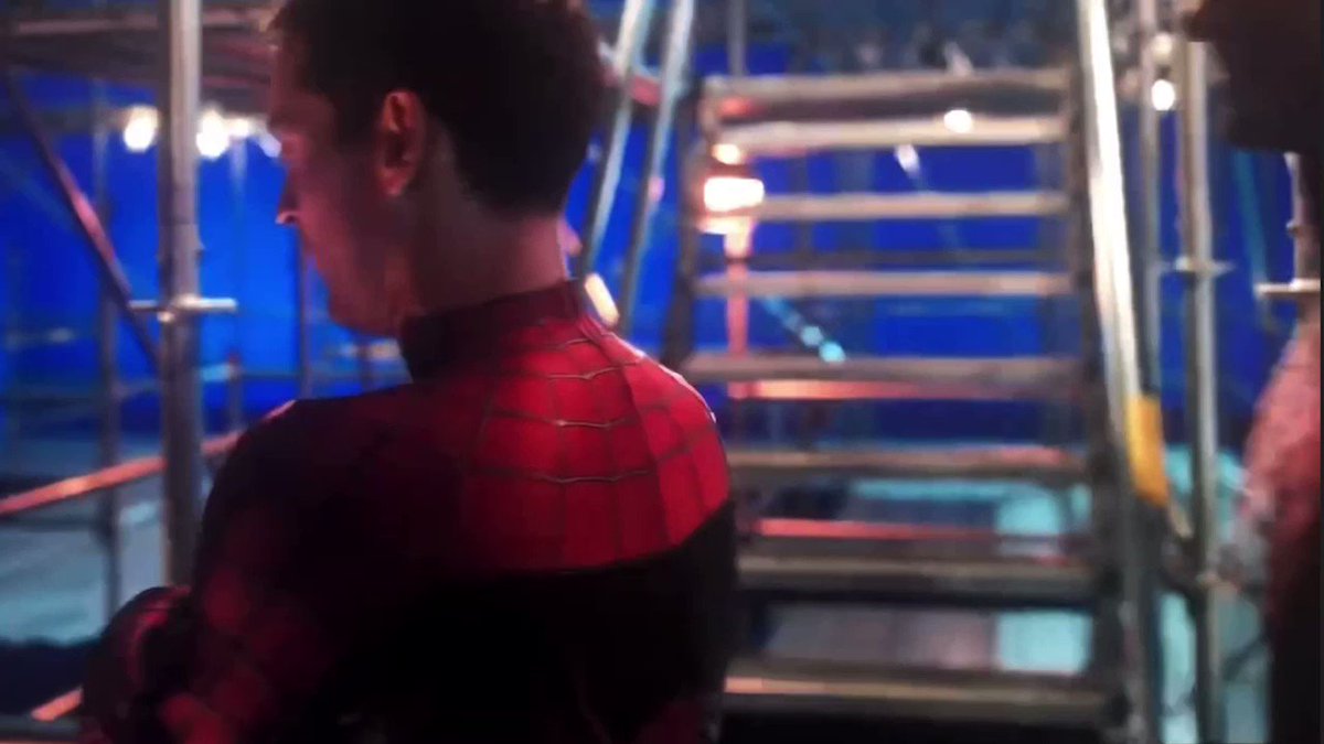 RT @EARTH_96283: Spider-Man: No Way Home (2021)
Tobey and Andrew horsing around from the Bloopers/Gag Reel https://t.co/xA20zqaXjl