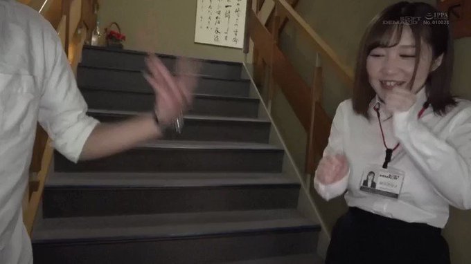 SOD女子社員 野球拳 ロケで来た温泉旅館でまさかの撮影隊と遭遇 編成部秋吉かなえ https://t.co/TJJhmxS8mv