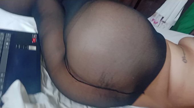 Un adelanto 😈🔥 quien deseea m&aacute;s  Aqu&iacute; en mi Pornhub https://t.co/Nk6mM3JAg9 https://t.co/nVLjnlRVWe