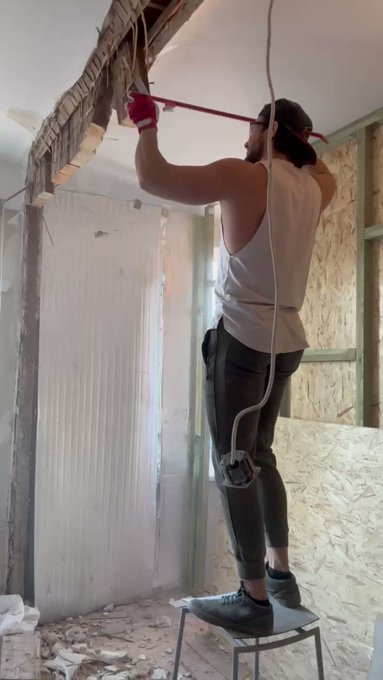 hire me for demolation..it can be in many ways..??
#gay #LGBT #grindr #USA #fit #fyp #foryoupage https://t
