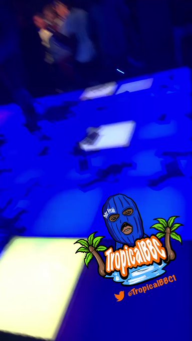 And thanks to all my fans for getting me to 1k had to hit the club for that🥳💰 (sex tape dropping tomorrow<a href="/tag/poly"class="tags"><span>#poly</span></a>