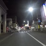 危険‼バイクで道を走っていた時地震で街中が真っ暗になった映像