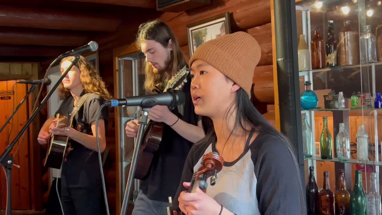 Broken Compass Bluegrass (BrokenBluegrass) / Twitter