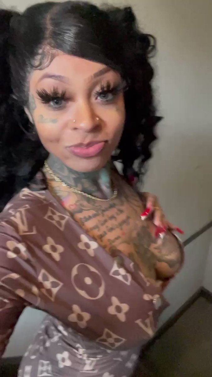 BigKaayBrazy on X: Sucking the Uber drivers dick 😭  t.coS45GRh6PYW t.co6vNuK7Sw9N  X