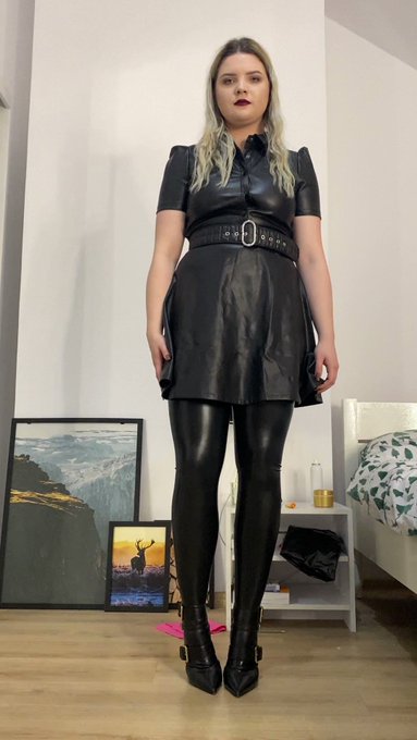 KinkyNavlia’s pics and videos