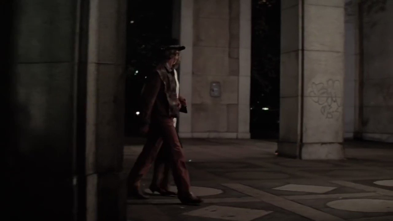 ClassicMovieClips on Twitter "Crocodile Dundee; That’s not a knife