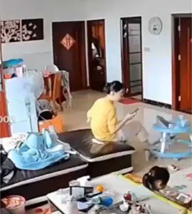 忙しすぎてバグる脳。赤ちゃんを見失う母親。全母親に見て欲しい。