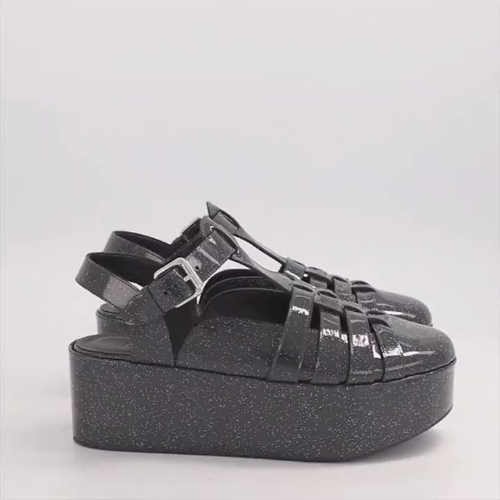 MATCHESFASHION (MATCHESFASHION) / Twitter