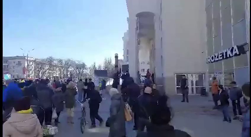 Херсонский телеграм канал. Разогнали митинг в Херсоне. Митинг националистов Херсон.