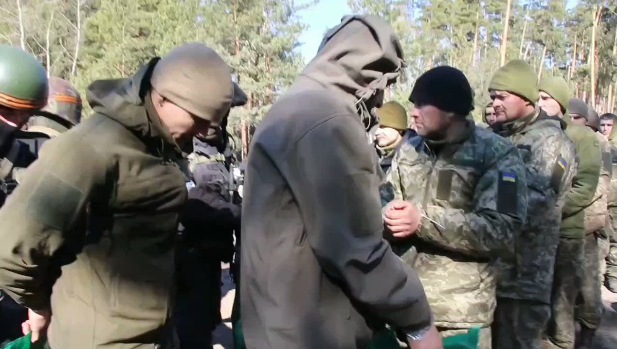 Военкор гусельников. Пленные в чечне 1995 русские солдаты. Видео где русские сдались в плен. Как берут в плен и убивают. Как берут в плен и убивают.