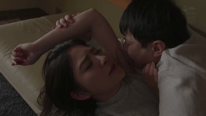 自分のカラダの反応を認めたくなかったが、息子の友人たちに性のはけ口にされ次第に理性を失っていく

https://t.co/AfXGrXBblv