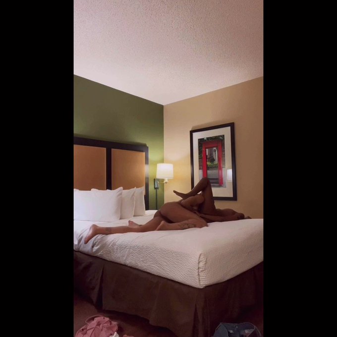 Tap out session we not talkn tattoos😩 https://t.co/PlsvfadUOo