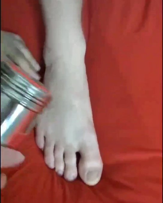 #Feet #FOOTFET?SH #fetish #sugaring #sugar #ASMR #SPA 
Get yourself smooth this Summer!!! Come visit