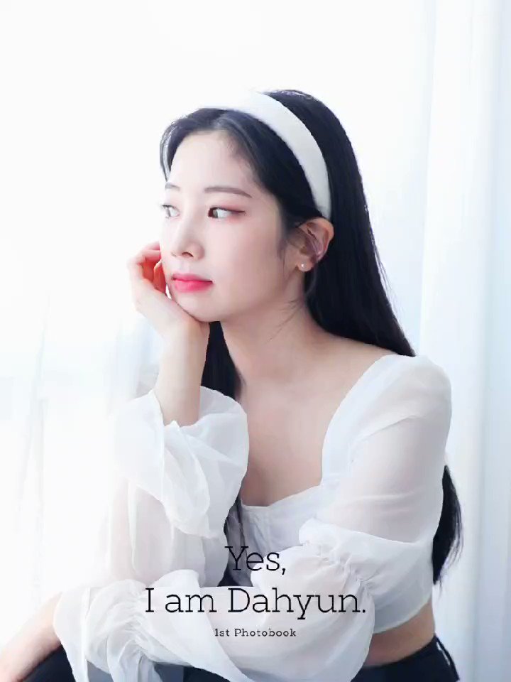 K-POP・アジア Yes I am Dahyun TWICE DAHYUN YES I AM DAHYUN 1ST PHOTOBOOK - Kpop USA