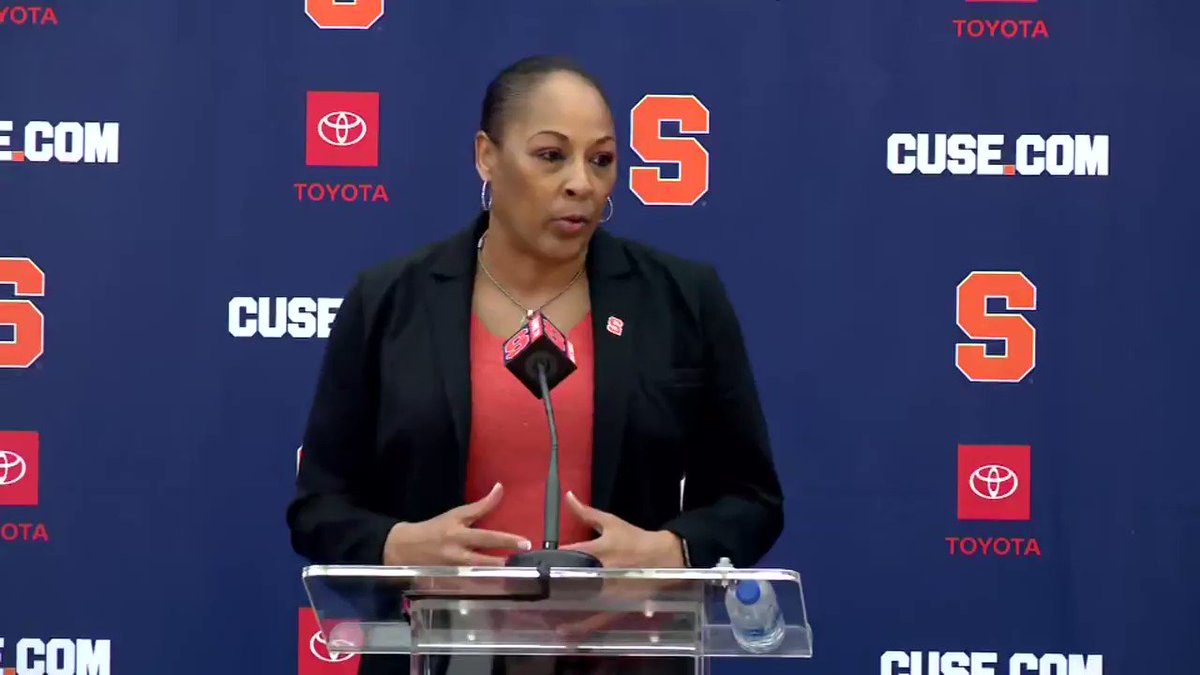 Syracuse native and former SU basketball star Felisha Legette-Jack was introduced as the Orange’s new head coach, giving a passionate speech where she emphasized the importance of the SU community and gave a glimpse into her coaching style.  

STORY: https://t.co/kXHCSZ6pw6 https://t.co/pSRIfCvIhv