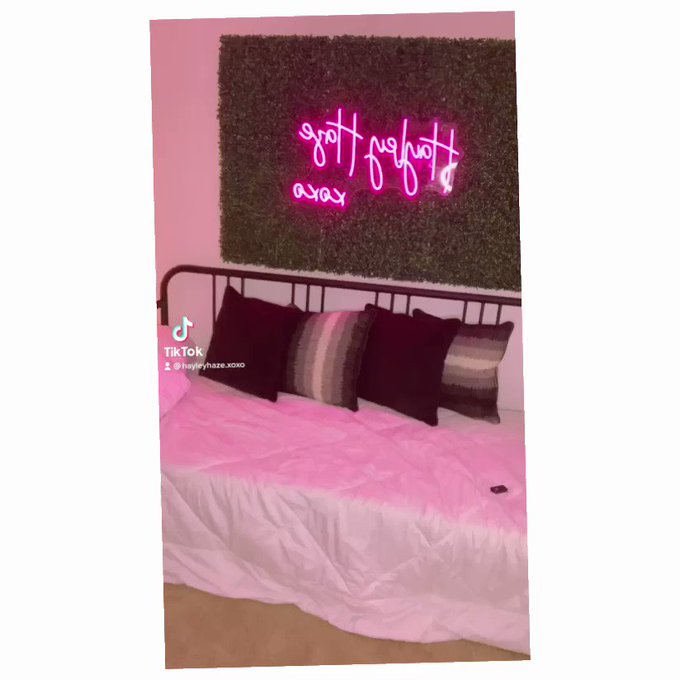 Behind the scenes 😋 #creator #whitegirl #content https://t.co/RRN4AaTvM7<a href="/tag/creator"class="tags">#creator</a><a href="/tag/whitegirl"class="tags">#whitegirl</a><a href="/tag/content"class="tags">#content</a>