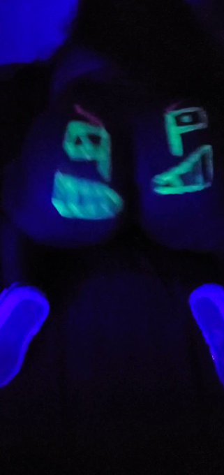 BabyfacewitdemMFKAKES’s pics and videos