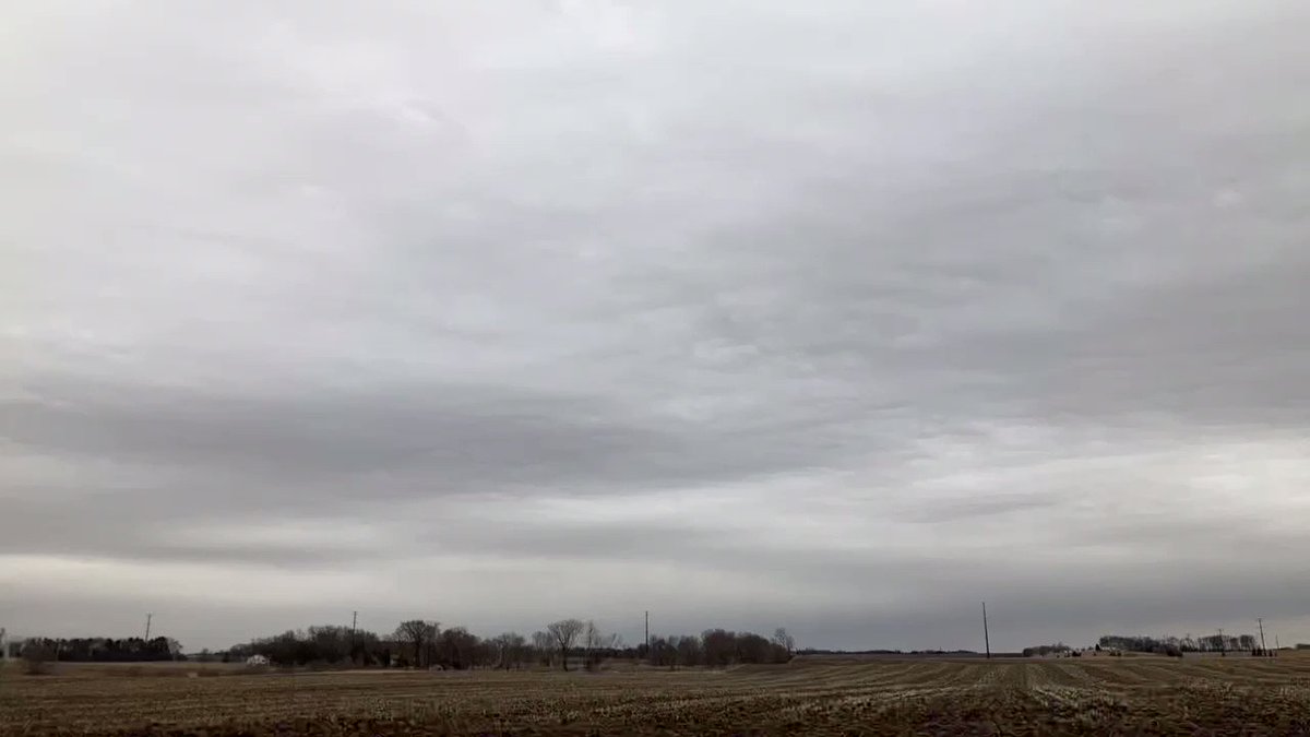 RT @antirrhetikos: Meanwhile in Minnesota… #MNwx #wxtwitter #girlswhochase #weather #clouds https://t.co/JPKfuB2vO6