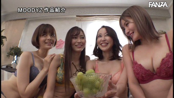 全裸よりエロいお姉さんたちの下着姿に、勃起が隠しきれなかった男性です

続きはコメント欄から🦜
https://t.co/yKSYW3pEvh