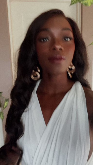 I’m a goddess for @US_ModelMedia thank you for the fun day https://t.co/z6wUMowqdK