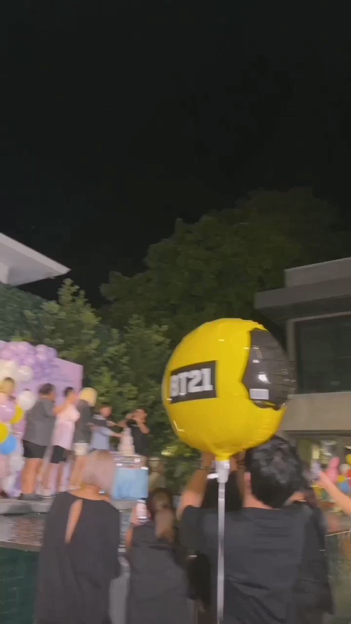 Happy birthday, viceeee

QUEEN VICE GANDA DAY | 