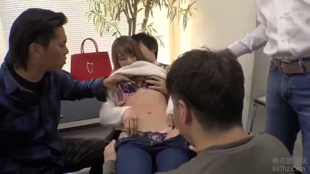 必要なのはヤる気だけ！堅苦しい打ち合わせはテキトーに切り上げて、会議室でおっぱじめる！待ってといいつつしっとり濡れて万全なマ○コに猛ピストン(*´艸｀*) https://t.co/7cklDq5bDc