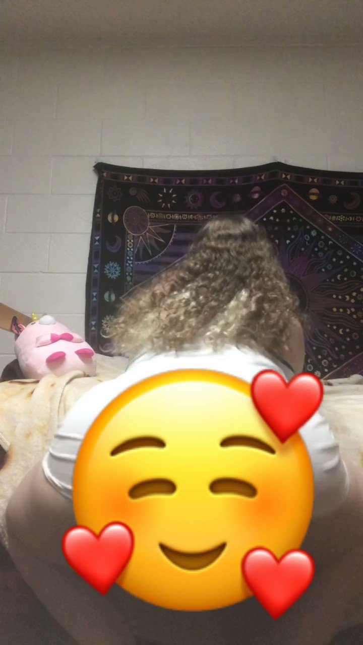 Wowbunny on X: My dress cant handle my ass, can you??😘  t.coVKLJBHYDw0  X