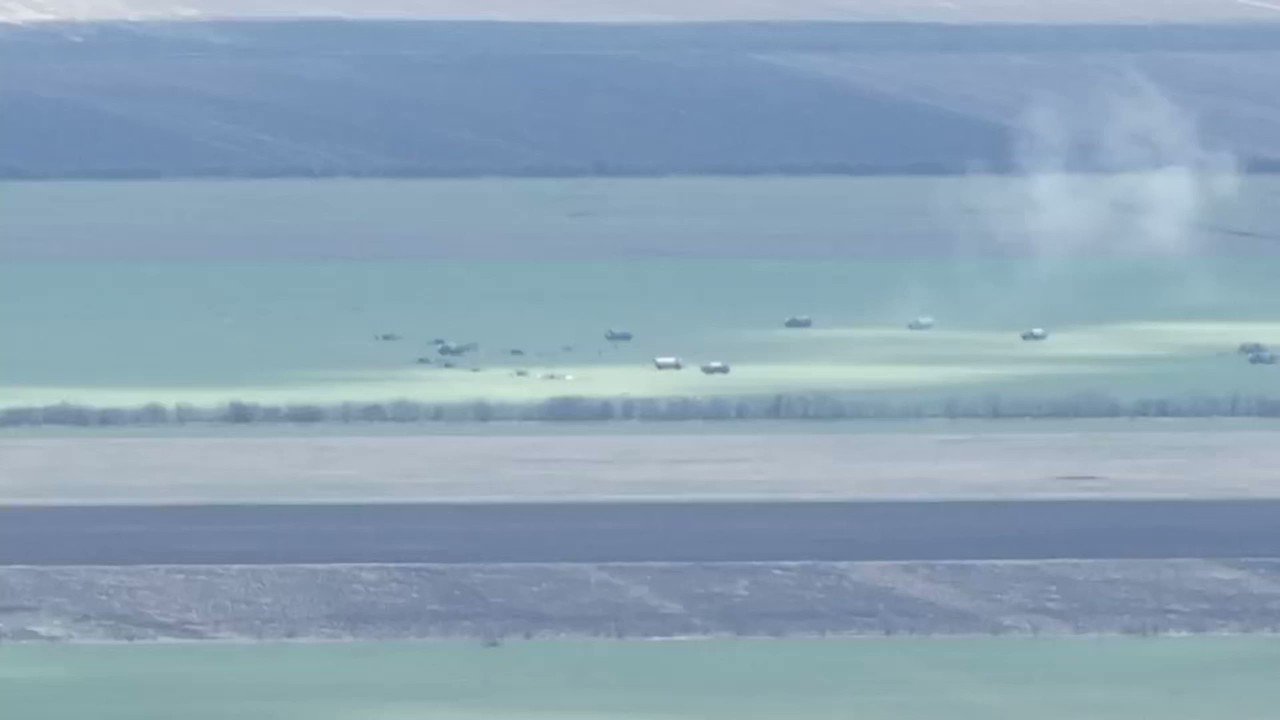[分享] 烏軍在赫爾松郊區砲擊俄軍--影片分享