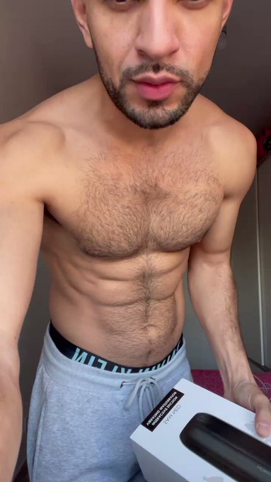Os dejo el link de amazon de este marevilloso masturbador https://t.co/bH2SSvzNBt  . @beyourlover_may
