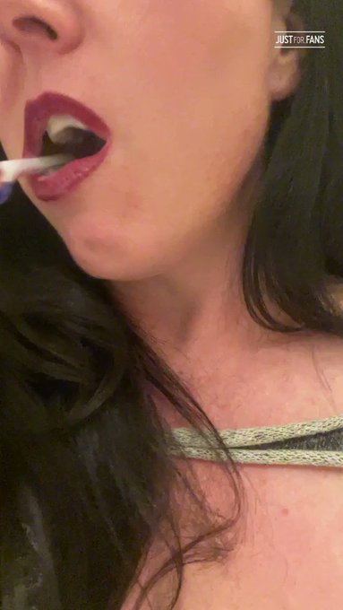 It is very important to brush thoroughly!!!...  See this and more at: https://t.co/yNm0ab3m1F https://t