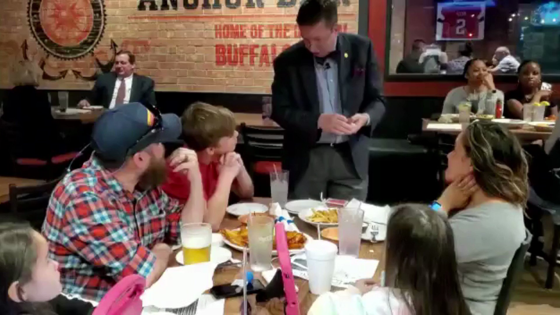 Anchor Bar Kennesaw (sharkbuds1) / Twitter