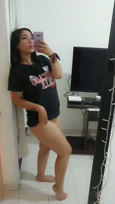 Quiero jugar contigo vamos te espero en mi only. https://t.co/lVuPwL4Y0o https://t.co/TCRKHv1Uwb