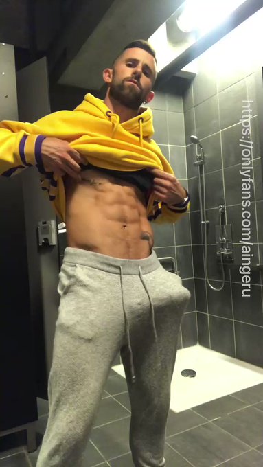 Post workout mirror ??✨
 For more ?⬇️

https://t.co/VVAFgIJlWZ https://t.co/QK7054uFw5