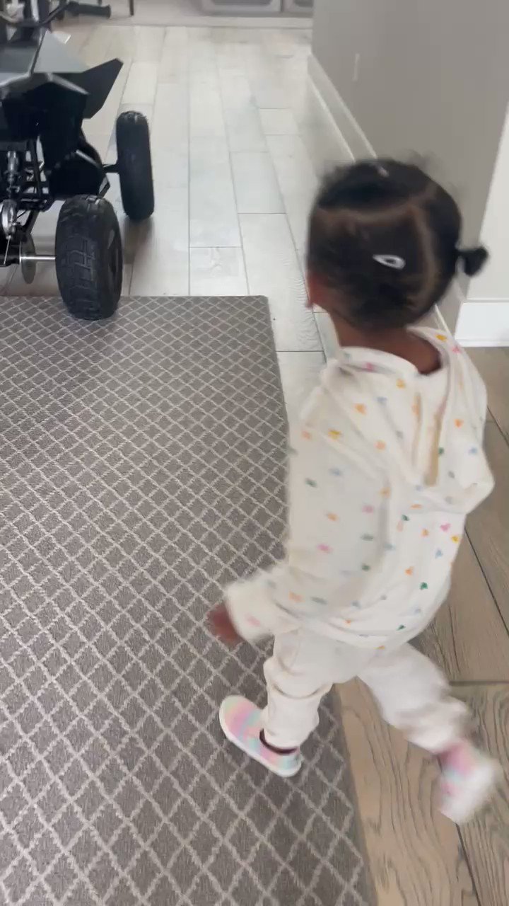 Jaliyah on Twitter: “My baby enjoyed her first day of school🤍 https://t