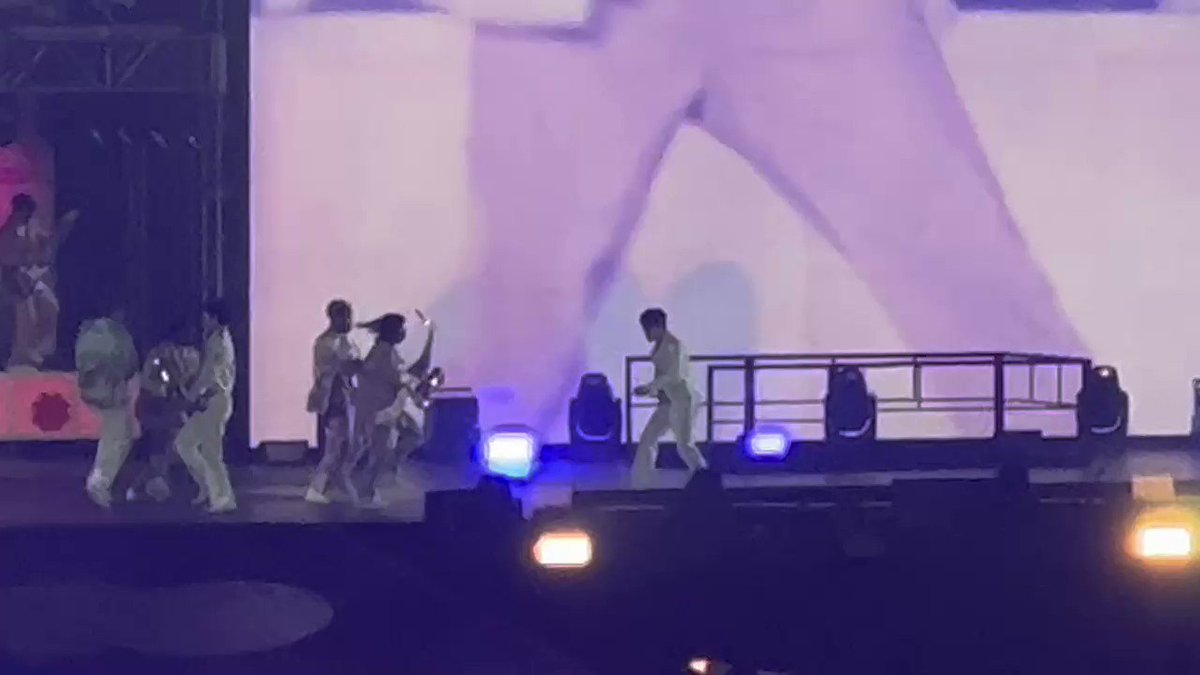 RT @jimnIov: jimin literally jumping 5 feet to get to his spot during dynamite for choreo … https://t.co/RO7knyBTZ2
