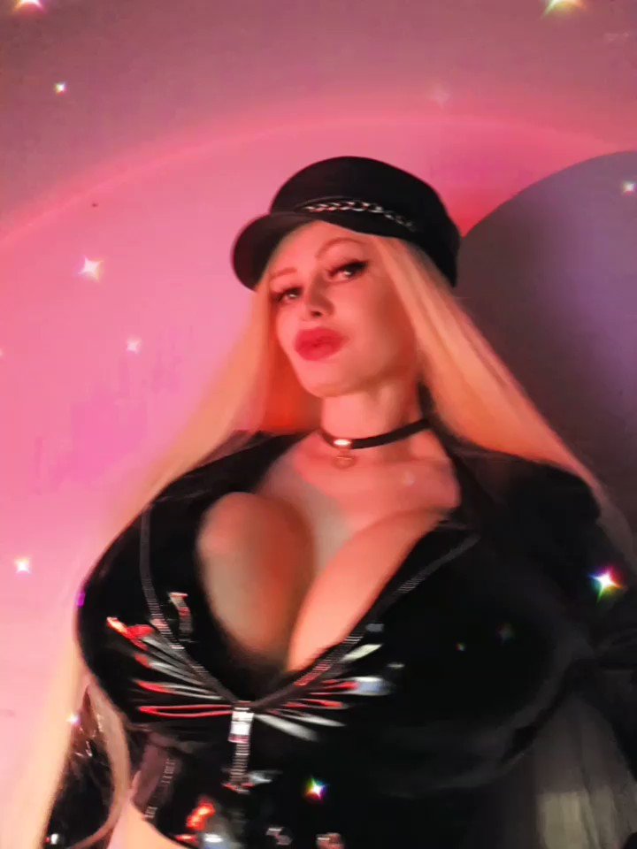 VICTORIA WILD on Twitter 