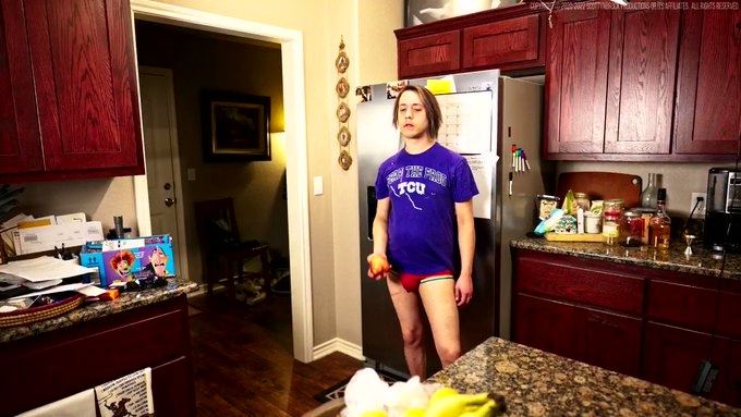 I wasted no time stripping & fucking this #bubblebutt on #Fansly #FanCentro #OnlyFans & #JustForFans