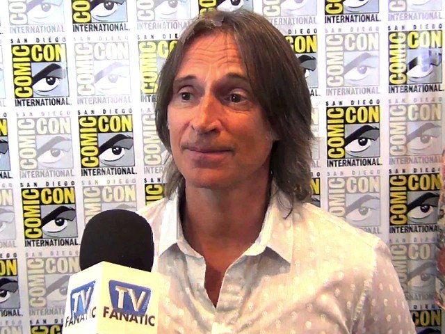 Let\s celebrate, dearies! 
Happy Birthday, Robert Carlyle!!!     
