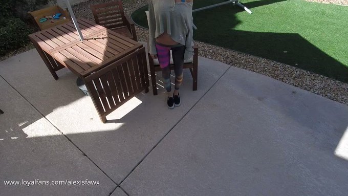 I just sold a video on #realloyalfans. Take a look here: https://t.co/qOe4e40voF https://t.co/kUbZrp