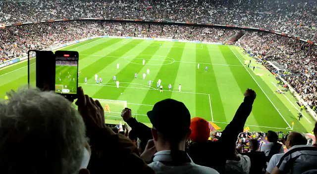 Injusticia Perforar Privilegio NacióDigital on Twitter: "‼ Insòlit: així s'ha celebrat el gol de  l'Eintracht de Frankfurt (0-1) al Camp Nou 📹 @albertvilanova_  https://t.co/EqBjGKfsdV https://t.co/ym0sHUCF7g" / Twitter