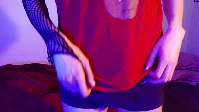 Flop -  https://t.co/JsAVzjo576

#queerporn #enbyporn #biporn #gayporn #gaynsfw #nsfwtwt #dick #uncutdicks