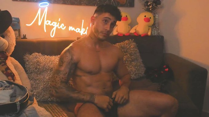 Magic can be your chocolate bunny this Easter. Get a taste with this handsome jock! #JockMenLive #muscletop