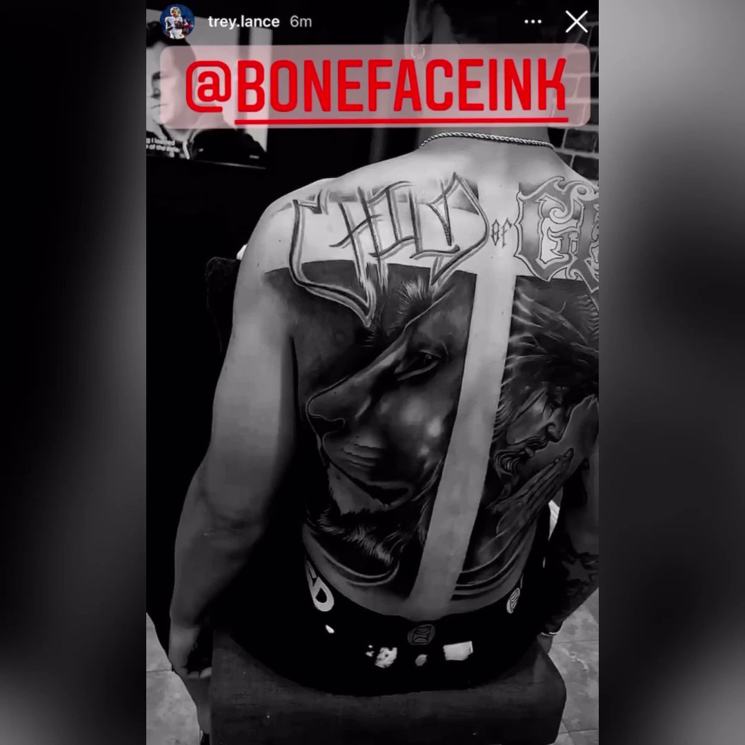 𝙏𝙝𝙚𝙎𝙁𝙉𝙞𝙣𝙚𝙧𝙨 on Twitter 49ers Trey Lance gets HUGE back tattoo   httpstcoAdITMYaCBj  Twitter