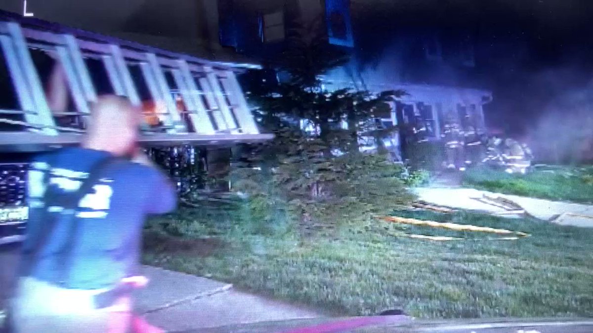 More - Flint Rock Dr, Aspen Hill, 1st arriving @mcfrs FFs encountered smoke & fire conditions in single-family house. There were lots of personal belongings, furnishings & clutter, much of which was burning. The fire is under control https://t.co/EuPaUDay1P https://t.co/ngtrm57zft