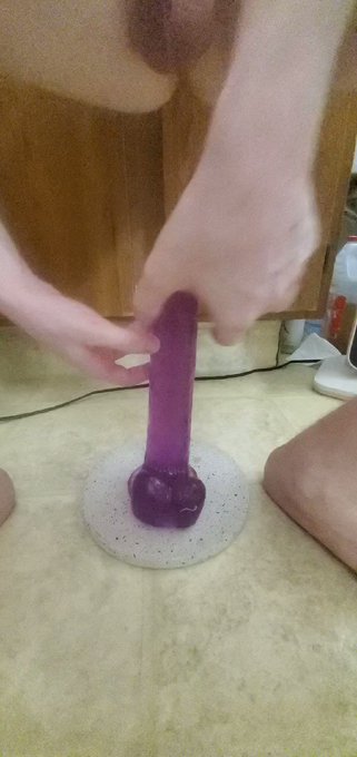 I love riding this dildo but I whish it could of been your dick instead ???

#twink #gayboy #bi #gay